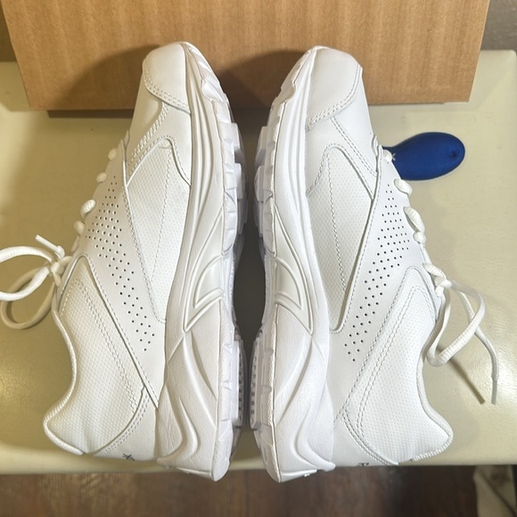 Reebok ultra walk VDMX max. Size 5 1/2.Wide - Picture 2 of 6